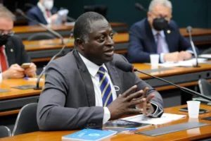 Helio Lopes participa de comissões